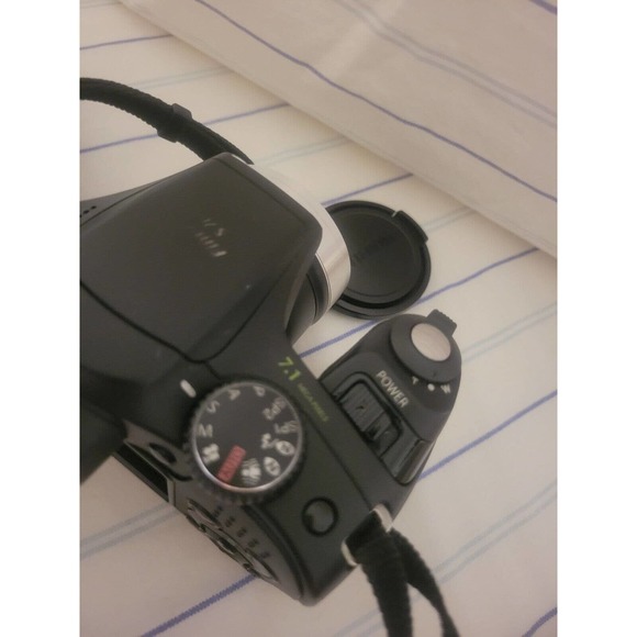 Fuji Fujifilm Finepix S700 7.1MP Digital Camera w/10x Zoom - Picture 4 of 6
